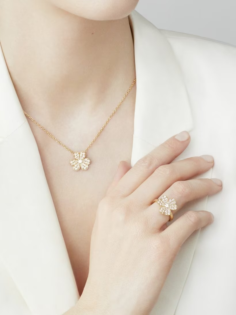 Frivole ring, 1 flower, small model